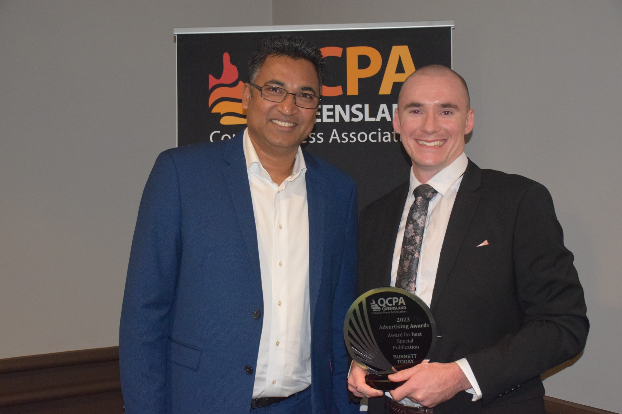 winner—best-special-publication-burnett-today—john-daniels-pongrass-publishing-systems-presents-trophy-to-euan-morrison.jpg