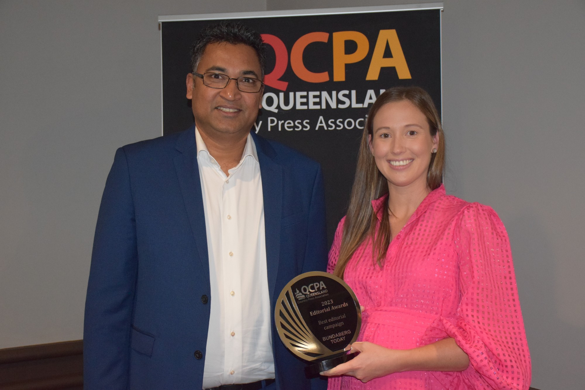 winner-best-editorial-campaign-bundaberg-today-tahlia-facer-john-daniels-pongrass-publishing-systems-presents-trophy.jpg
